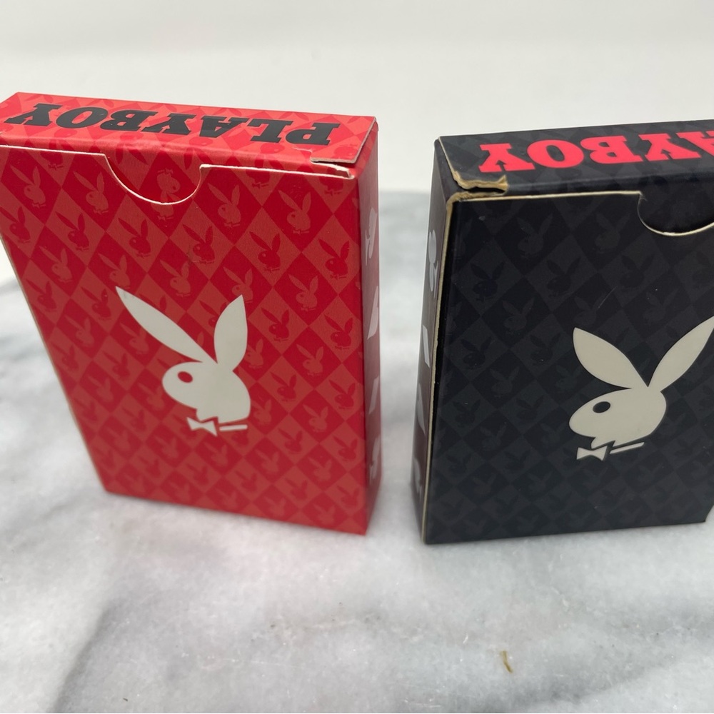 PLAYBOY Boxed Poker Kit - Picture 6 of 11
